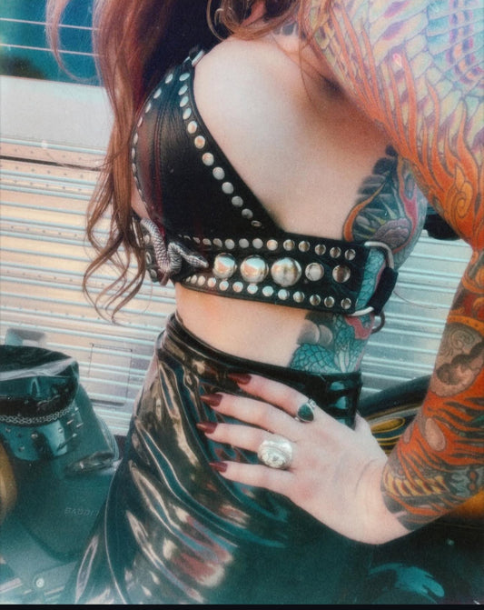 VENOM HALTER BELTED TOP