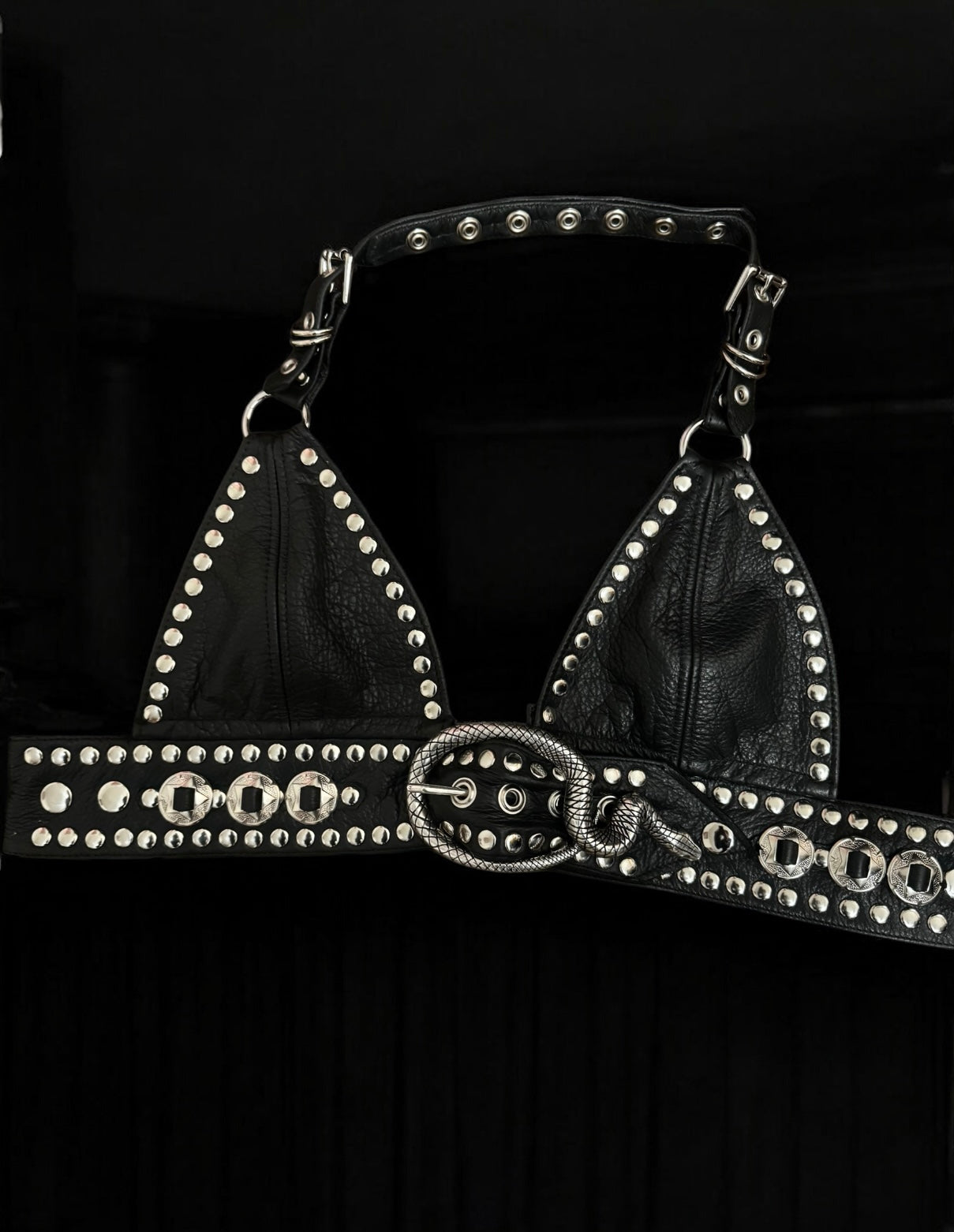 VENOM HALTER BELTED TOP
